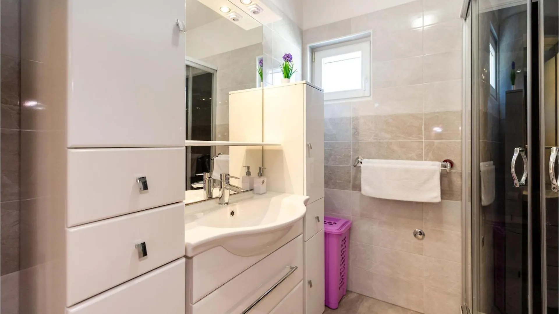 2 Bedroom Cozy Home In Krusevo 0*, Krusevo (Zadar)