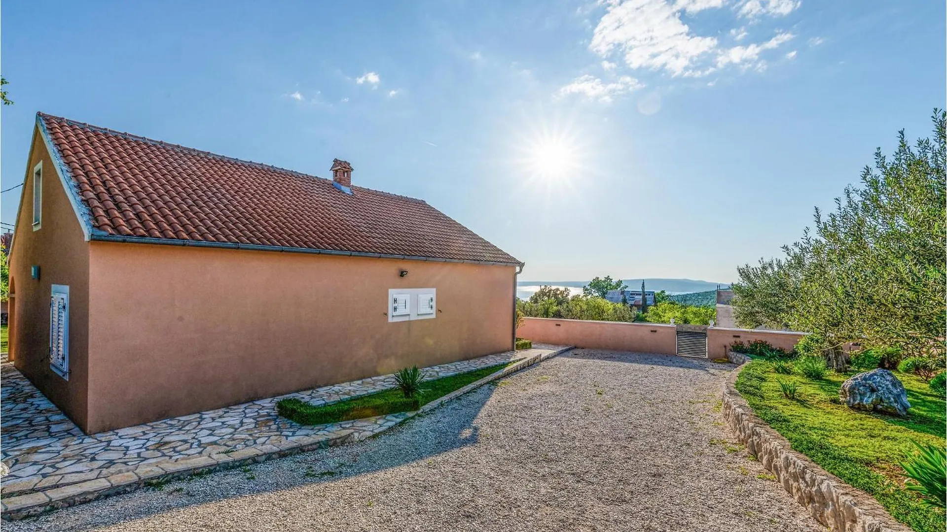 2 Bedroom Cozy Home In Krusevo Croatia